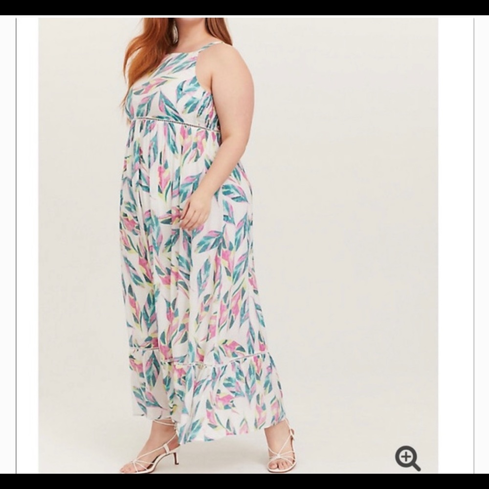 NWOT- WHITE TROPICAL GAUZE SHIRRED HEM MAXI DRESS - size 1